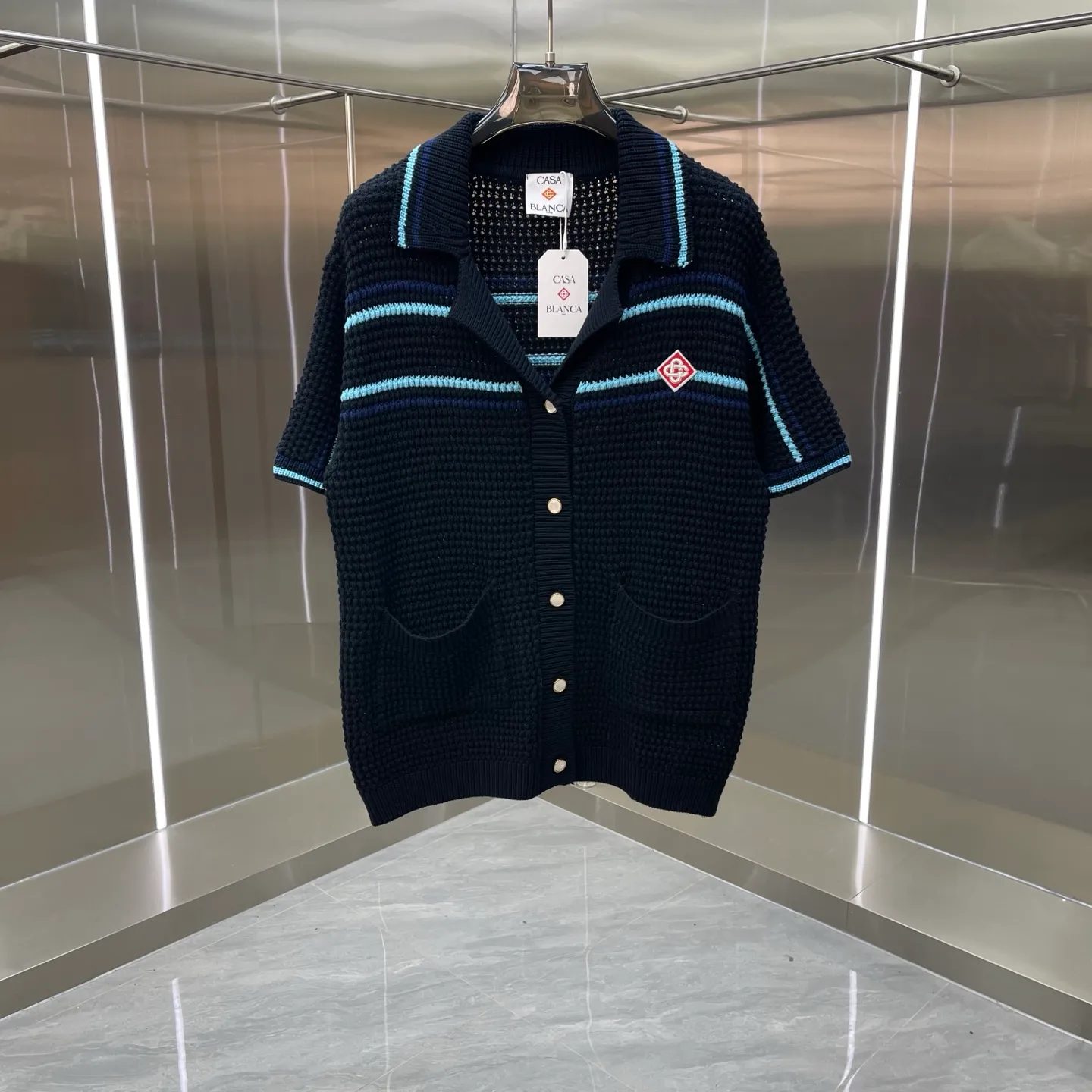 CASABLANCA Casablanca sweater suit (high version) Original development Comfortable upper body Imported equipment Original high-density embroidered seal Two-color splicing Hand-sewn cuffs + hem Made by domestic first-line brands Factory OEM workmanship Impeccable Sizes: S M L XL XXL